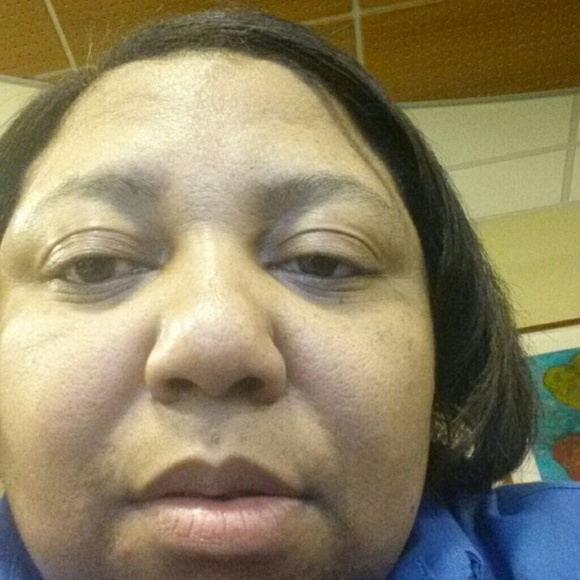 Profile Picture of Robin Bell (@bellrobin) on Poshmark