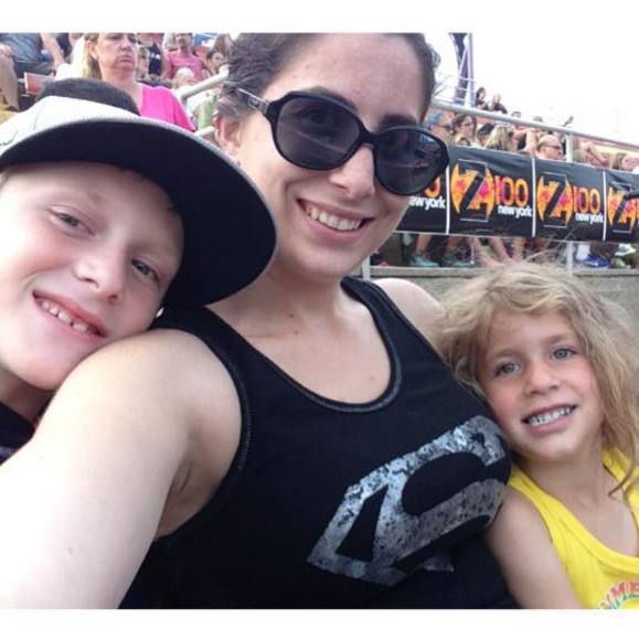 Profile Picture of Christina Lavista (@clavista) on Poshmark