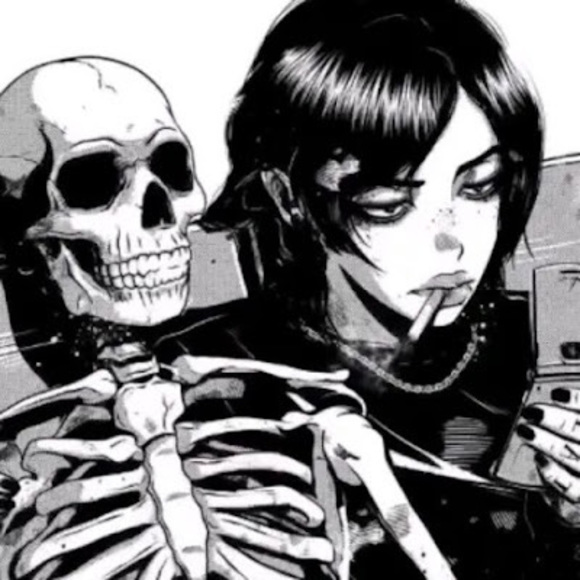 Profile Picture of Lily Sarnowski (@lily_sarnowski) on Poshmark