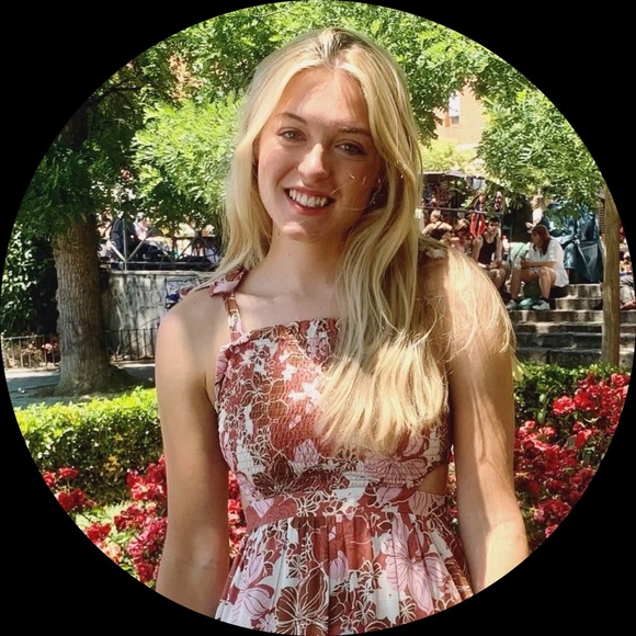 Profile Picture of Kjersten Winkelman (@kjerstenwinkelm) on Poshmark