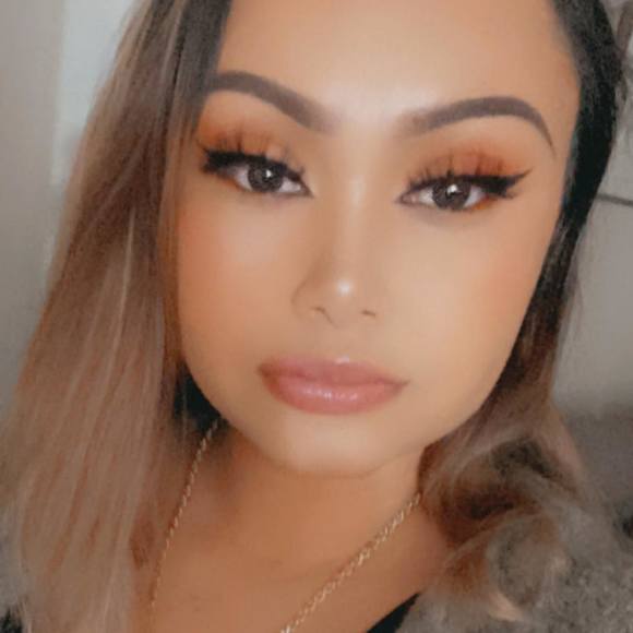 Profile Picture of Lucresia Gomez (@kuki2020) on Poshmark