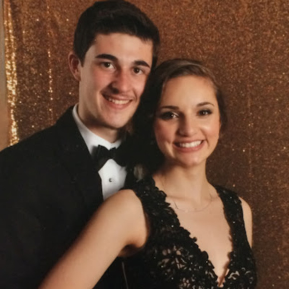 Profile Picture of Julia Lallier (@julialallier72) on Poshmark