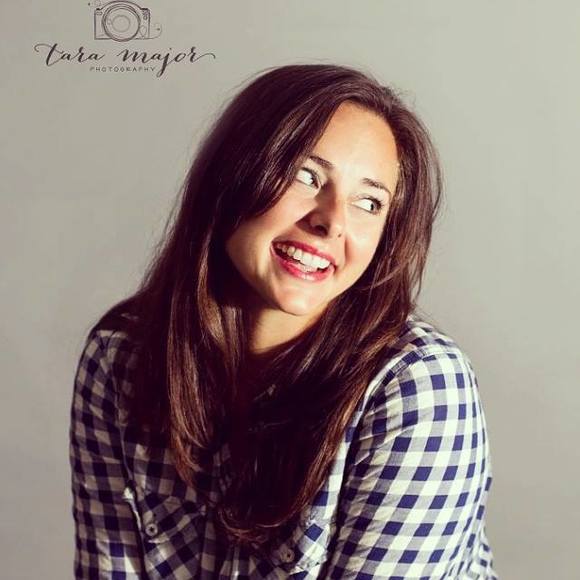 Profile Picture of Leah Carlomusto (@lele5324) on Poshmark
