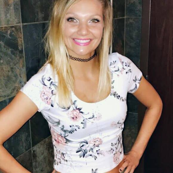 Profile Picture of Renee Kirschenman (@4kidzrfun) on Poshmark