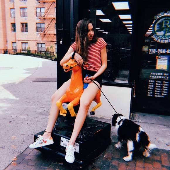 Profile Picture of Katia Barricklow (@katiabarricklow) on Poshmark