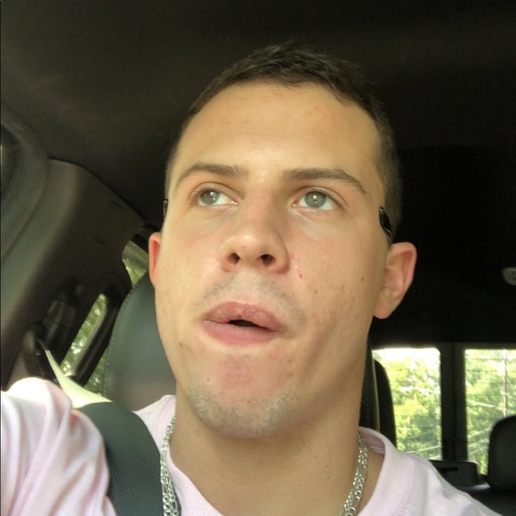 Profile Picture of Lane Thomas (@l_t12) on Poshmark