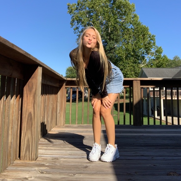 Profile Picture of Bailey Haddow (@baileyhaddow1) on Poshmark