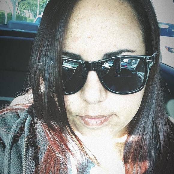 Profile Picture of Yaidi Garcia (@yaidi3) on Poshmark