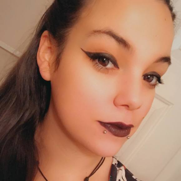 Profile Picture of Stevie Blennert (@gg92) on Poshmark