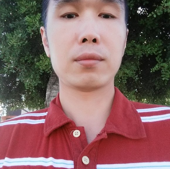 Profile Picture of Quanming Huang (@quanminghuang) on Poshmark
