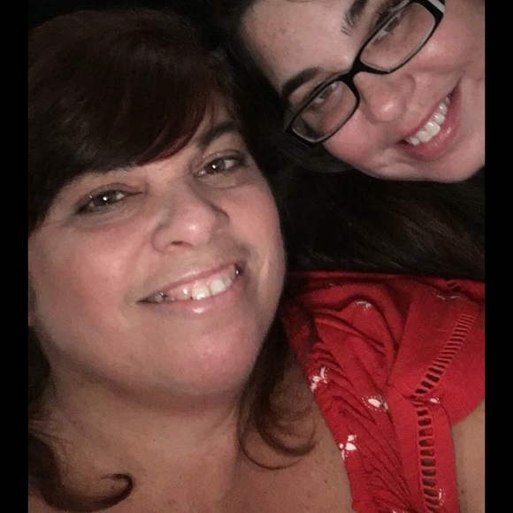 Profile Picture of Dee Wernert (@deewernert) on Poshmark