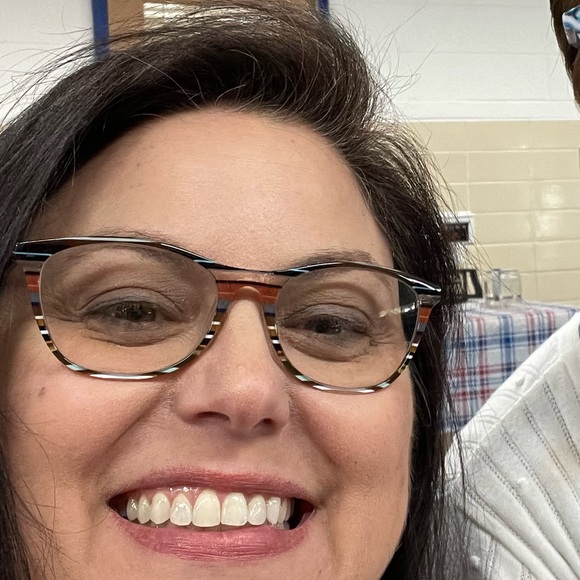 Profile Picture of Mary beth Shultz (@mbshultz3) on Poshmark