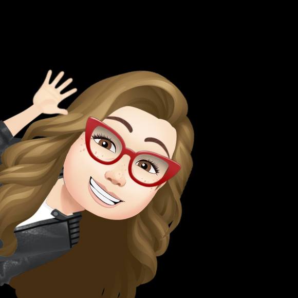 Profile Picture of Stacy Holbrook (@stacyholbrook) on Poshmark