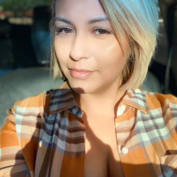 Profile Picture of Susy Cutuli (@susanacutuli) on Poshmark