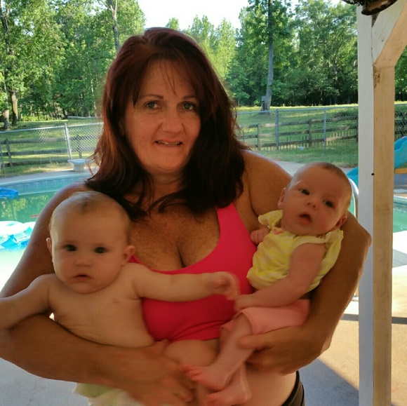 Profile Picture of Cindy Heath (@cindylouh) on Poshmark