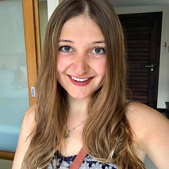 Profile Picture of Olya Vasilenko (@olyavasilenko) on Poshmark