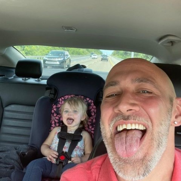 Profile Picture of Christopher Harmon (@christopherh509) on Poshmark