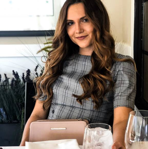 Profile Picture of Jennifer Crafford (@craffordj) on Poshmark