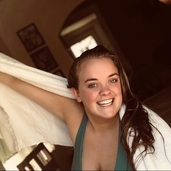 Jordyn Vandergast - Poshmark Profile Picture of Jordyn Vandergast (@jvandergast3) on Poshmark