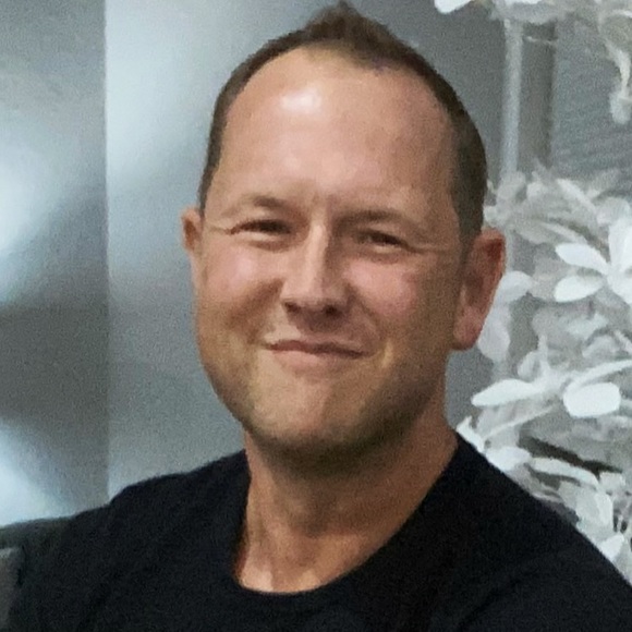 Profile Picture of Robert Acheson (@racheson76) on Poshmark