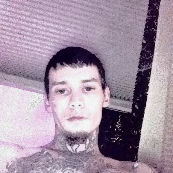 Profile Picture of Aaron Guinn (@cashoutwd11) on Poshmark
