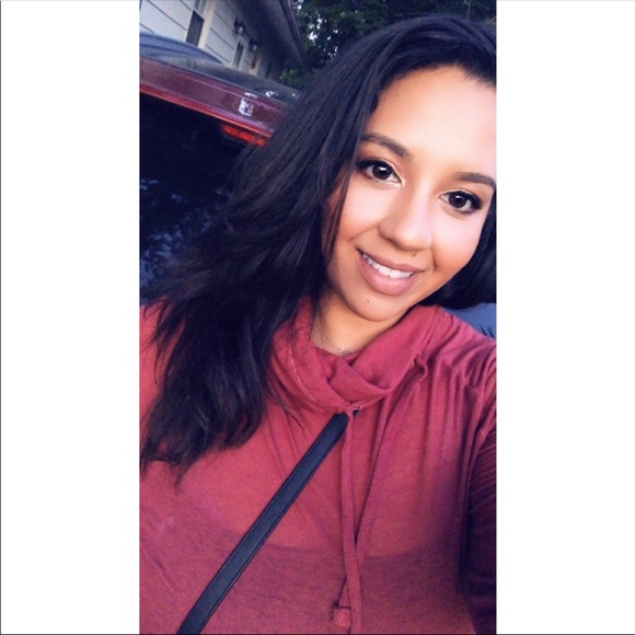 Shawnna Harbin - Poshmark Profile Picture of Shawnna Harbin (@steezmachine) on Poshmark