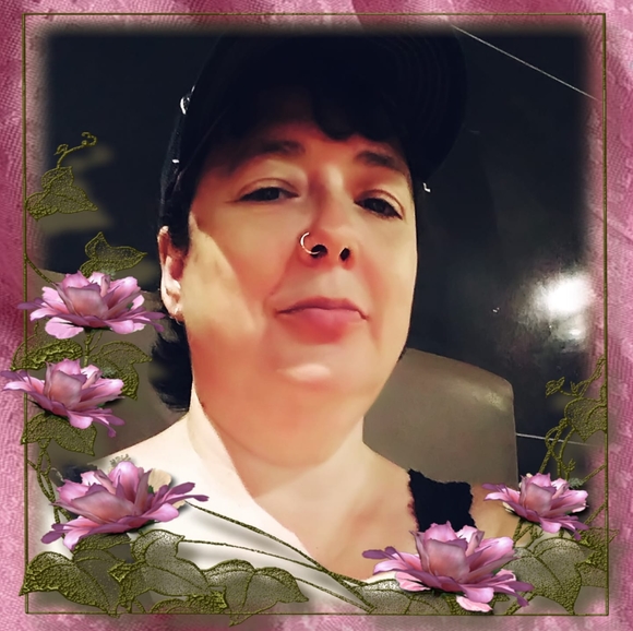 Sandra Limburg - Poshmark Profile Picture of Sandra Limburg (@sandralimburg) on Poshmark