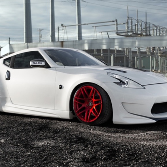 Profile Picture of Michael Andrews (@mike23384) on Poshmark