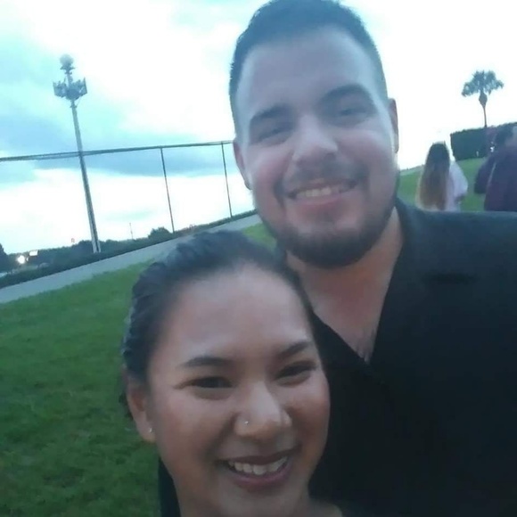 Profile Picture of Anthony and desiree Haros (@aloharise) on Poshmark