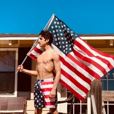 Profile Picture of Jamesyarbro (@JamesYarbro_) on Twitter