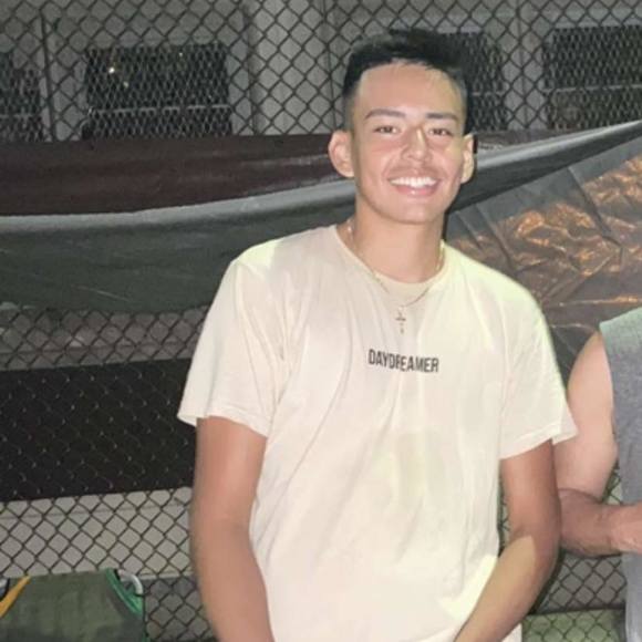 Profile Picture of Adrian Pulla (@adrianpulla) on Poshmark