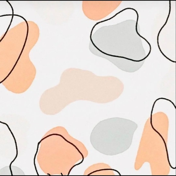 Profile Picture of Vivian Tatarouns (@viviantatarouns) on Poshmark