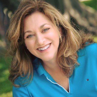 Profile Picture of Lisa Neff (@stitchingloft) on Twitter