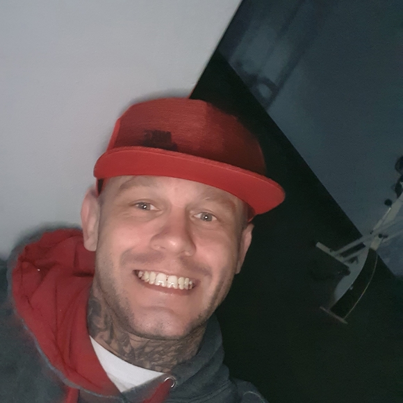 Profile Picture of Jimmy Ward (@jimiward052581) on Poshmark
