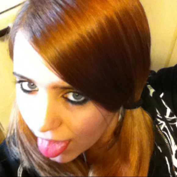 Profile Picture of Katie Loskot (@iloveyoubabi) on Poshmark