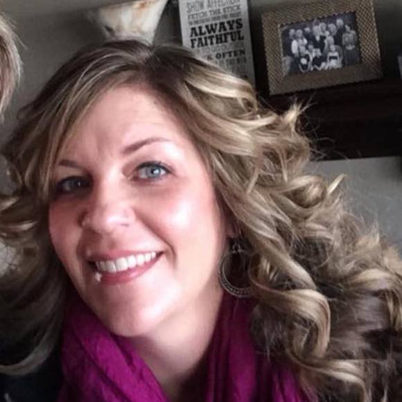 Profile Picture of Mary Renning (@mrenning) on Poshmark