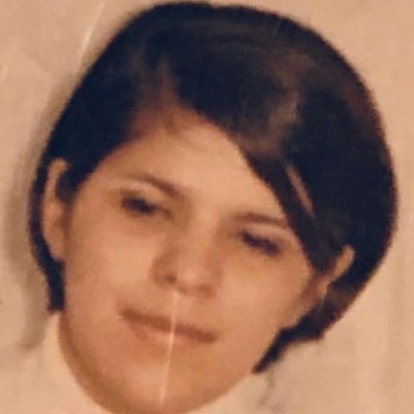 Profile Picture of Sylvia Teall (@bluesil913) on Poshmark