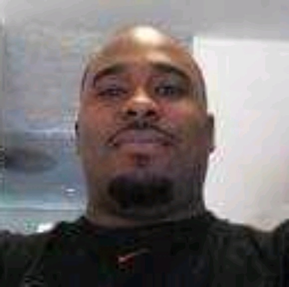 Profile Picture of Rakym Shabazz (@rakym75) on Poshmark