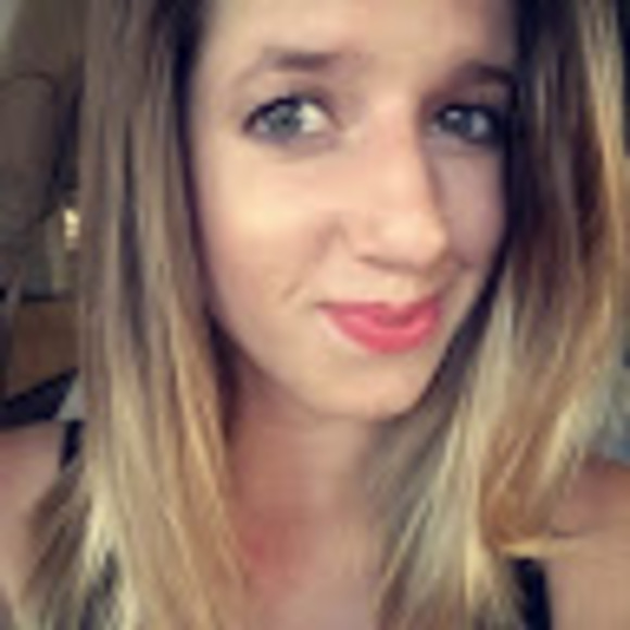 Natalie Zaguroli - Poshmark Profile Picture of Natalie Zaguroli (@natzaguroli) on Poshmark