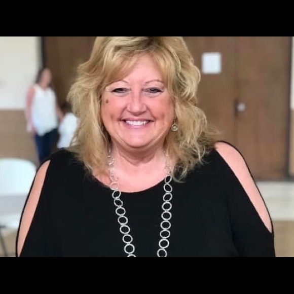 Profile Picture of Pam Muckensturm (@pammuckensturm) on Poshmark