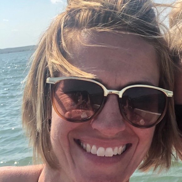 Profile Picture of Sarah Finkenbinder (@sfinkenbinder) on Poshmark