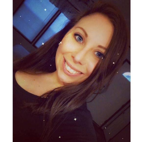 Profile Picture of Brittany Witwer (@brittanylynnk) on Poshmark