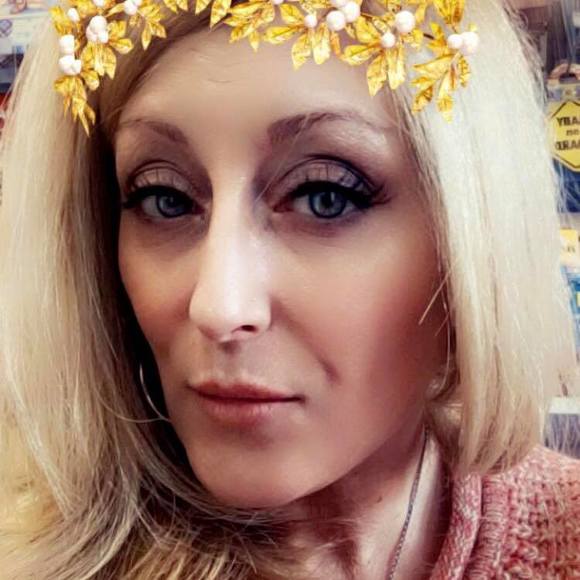 Profile Picture of Jennifer Todero (@dewdropjet) on Poshmark