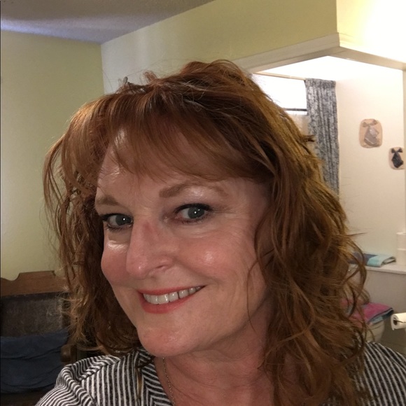 Profile Picture of Denise Potts (@5337denise) on Poshmark