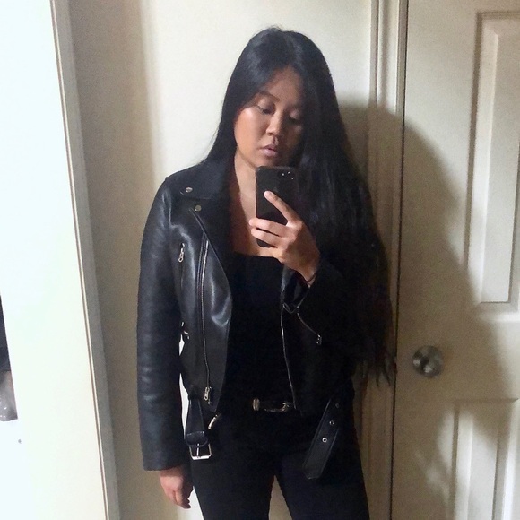 Profile Picture of Ash Chindamath (@pandoraowl) on Poshmark