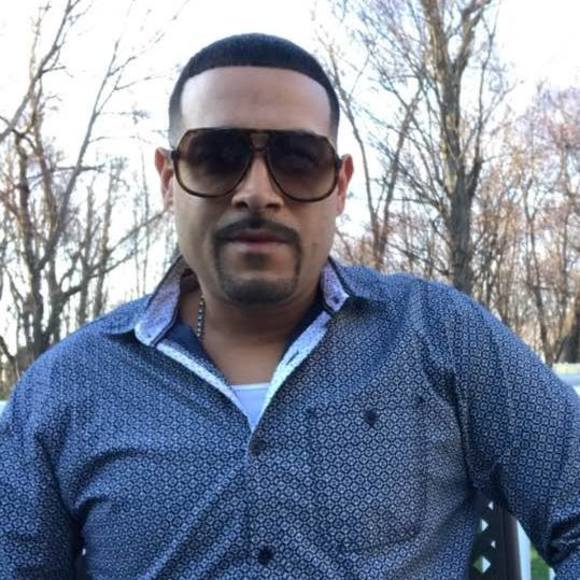 Profile Picture of Raymond Quintero (@raymondquint104) on Poshmark