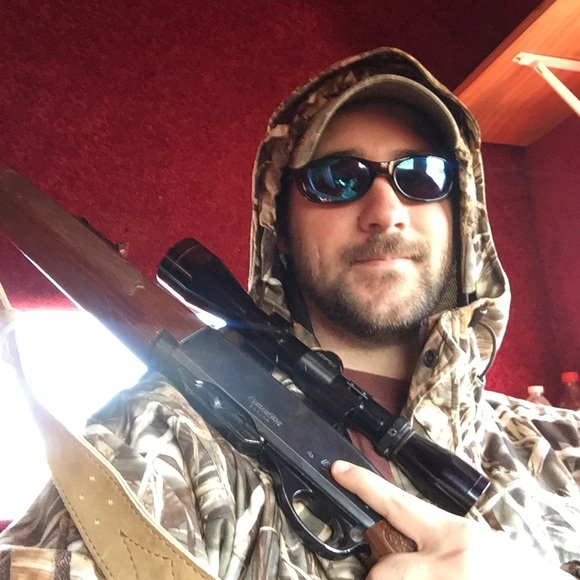 Profile Picture of Gary Lambert (@glambe4) on Poshmark