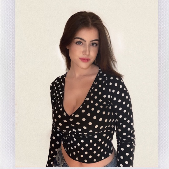 Profile Picture of Caira Trapp (@caira_trapp) on Poshmark