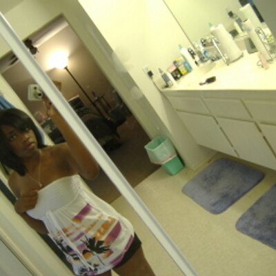 Profile Picture of Shanice Hicks (@nayybaybee) on Twitter