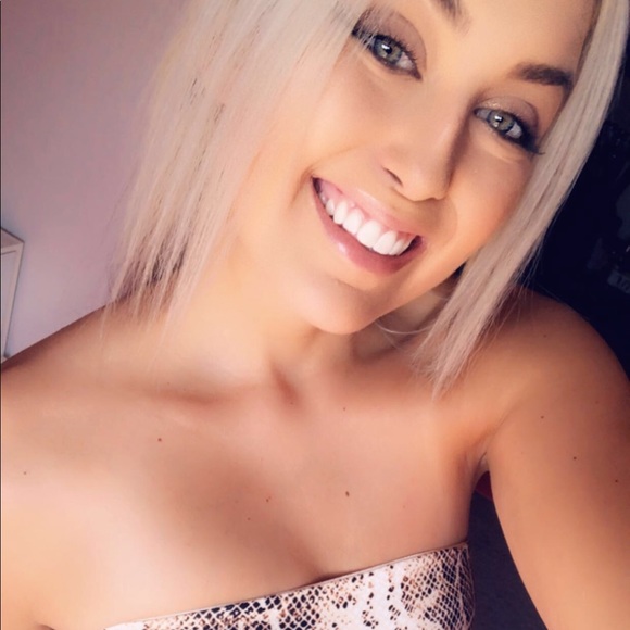 Profile Picture of Bobbie Carter (@bobbieecarter) on Poshmark